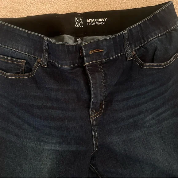 New York & Company Mya Curvy High Waisted Jeans - Picture 3 of 5
